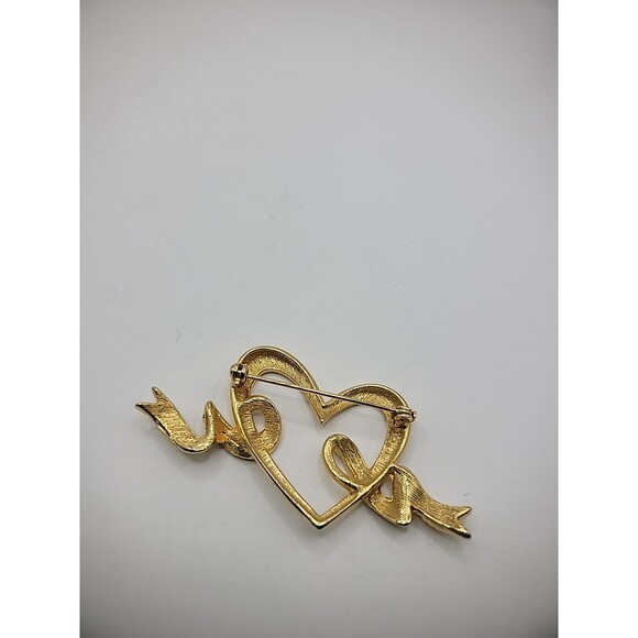Vintage Brooch Pin Heart Ribbon Ribbed Gold Tone Jewelry Costume - Picture 6 of 11